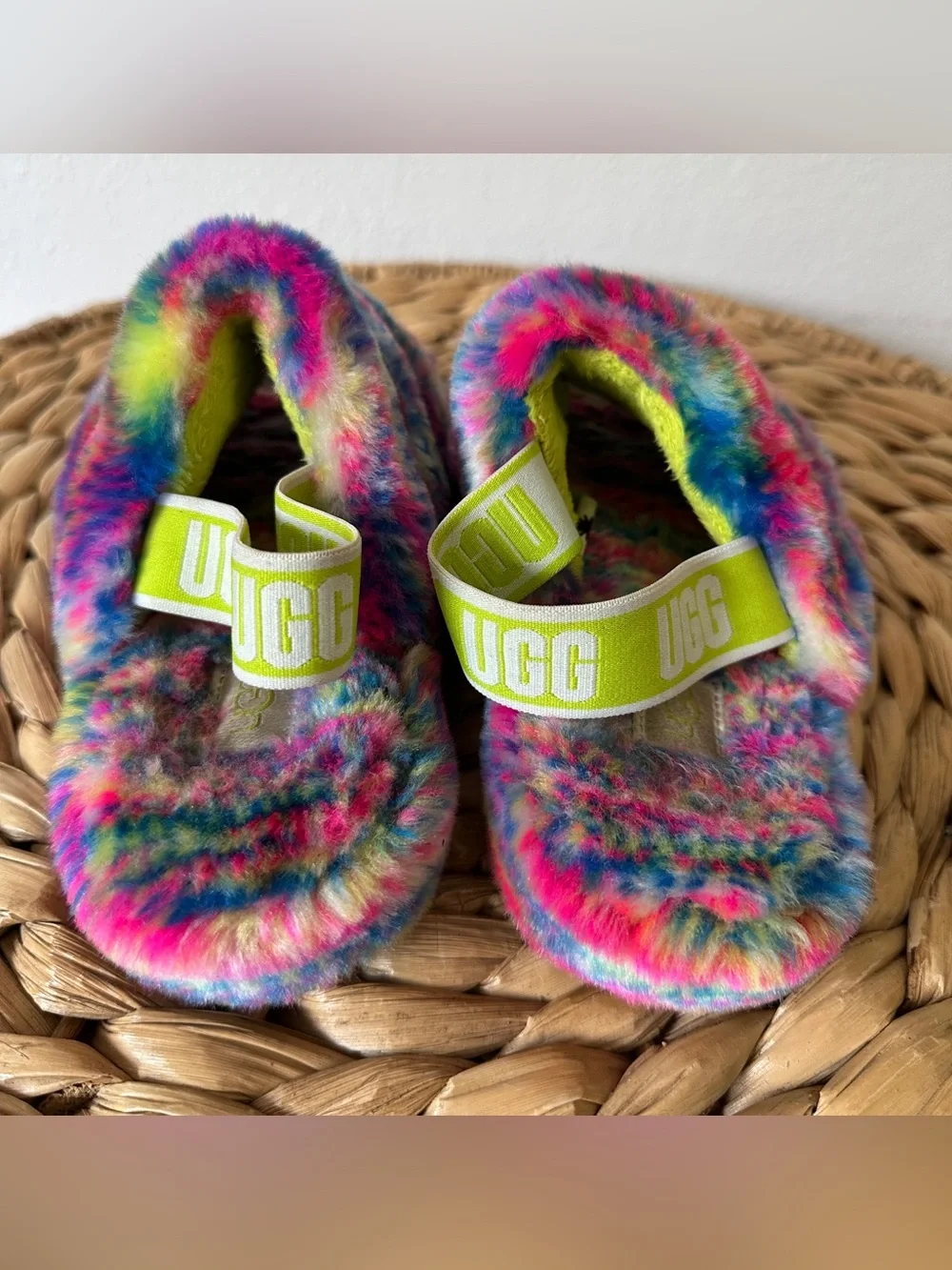 UGG Girls Fluff Yeah Pixelate Slide Sandals Slipper Rainbow Neon Pink Size 1